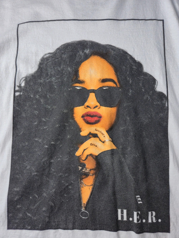 T-shirt HER Style Musique RNB Tshirt Vintage 2010s Taille M Blanc Très bon état