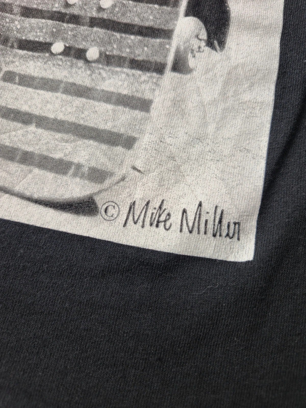 Asphalt Yacht Club x Mike Miller Eazy-E T-shirt Graphique Skate Taille S Noir Très Bon État